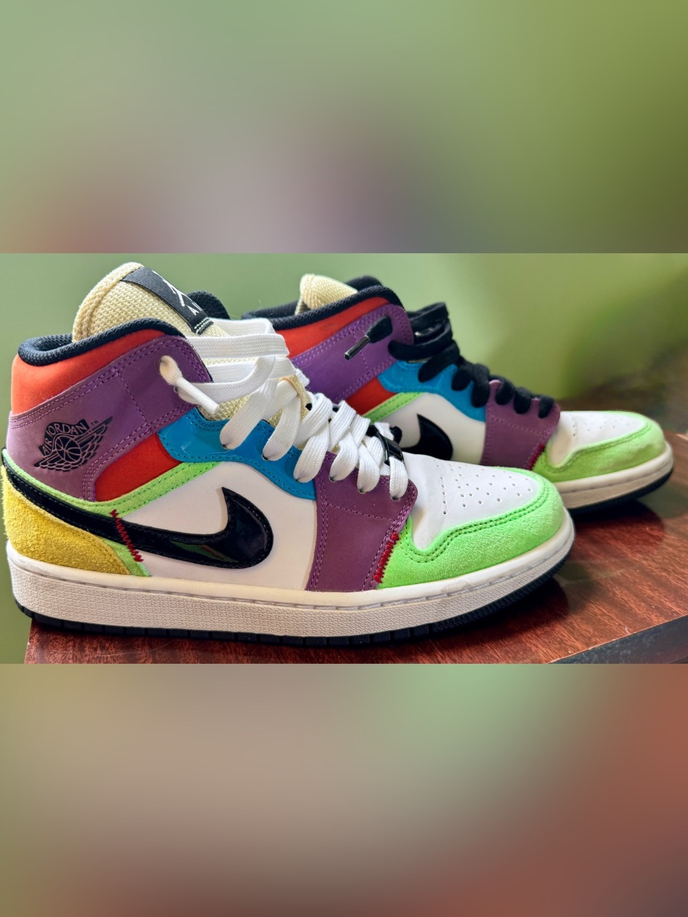 Nike Women’s Air Jordan 1 Mid SE Lightbulb Sneakers